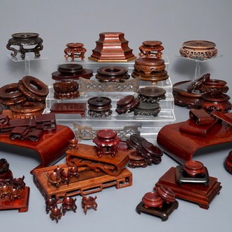 A collection of Chinese wooden stands, 19/20th C.