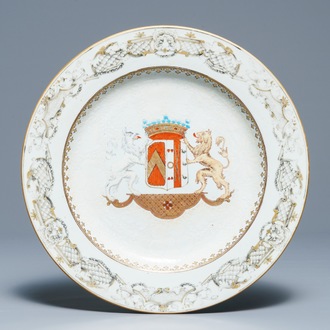 A Chinese armorial bianco sopra bianco and grisaille dish, Qianlong