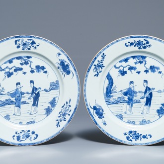 Une paire de plats en porcelaine de Chine bleu et blanc, Yongzheng/Qianlong