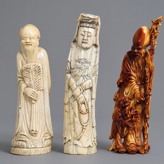 Drie Chinese ivoren figuren van onsterfelijken, ca. 1900