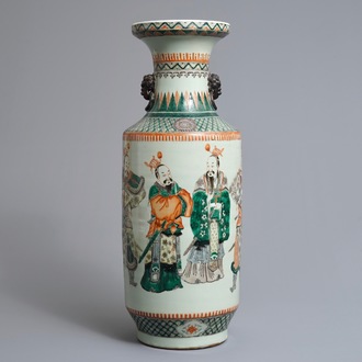 Un vase en porcelaine de Chine famille verte, 19ème