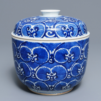 A large Chinese blue and white bowl and cover with floral design, Kangxi