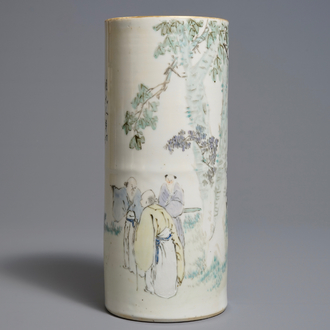 Un porte-chapeau en porcelaine de Chine qianjiang cai, 19/20ème