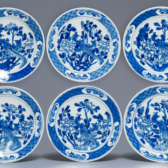 Zes Chinese blauwwitte schotels met feniksen, 19e eeuw