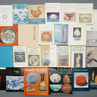 30 boeken over Chinese kunst, vnl. porselein uit de Ming en Qing dynastie