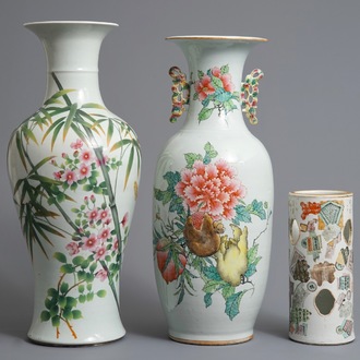 Deux vases en porcelaine de Chine famille rose et un porte-chapeau qianjiang cai, 19/20ème