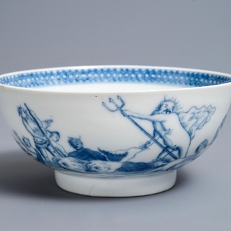 Een Chinese blauwwitte kom met mythologisch decor van Neptunus, Qianlong