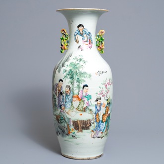 A Chinese famille rose two-sided design vase, 19/20th C.