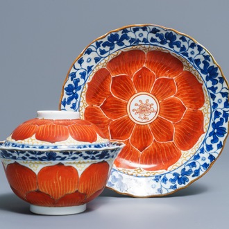 A Chinese blue, white and iron red bowl and cover on stand, Qianlong/Jiaqing