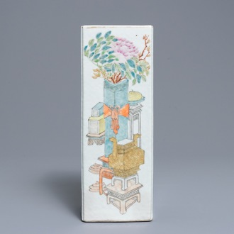 A square Chinese qianjiang cai hat stand, signed Xu Pinheng, 19th C.