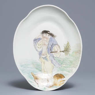 Un plat ovale en porcelaine de Chine qianjiang cai, 19/20ème