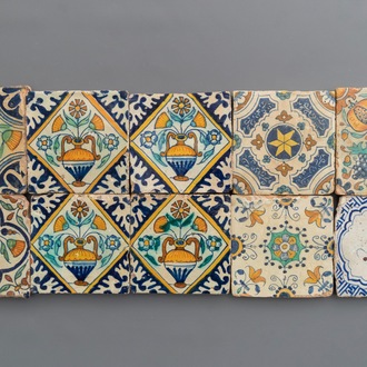 Dix carreaux en faïence polychrome de Delft, 16/17ème