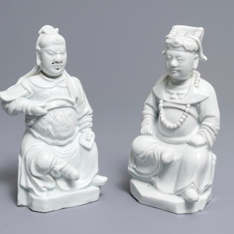 Twee Chinese Dehua blanc de Chine figuren van Guandi en Zhenwu, 18/19e eeuw