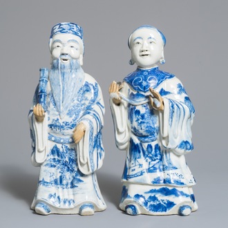 Een paar Chinese blauwwitte figuren, mog. voor de Vietnamese markt, 19e eeuw