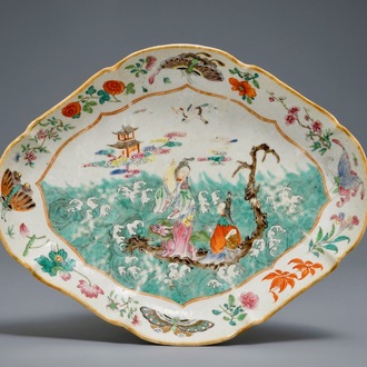 A Chinese famille rose bowl on foot, Jiaqing mark, 19th C.