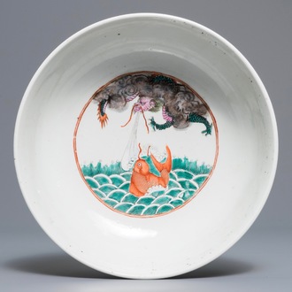 Un bol en porcelaine de Chine rose-verte, marque de Kangxi, 19ème