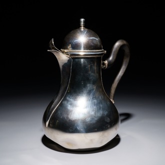 Une cafetière en argent à prise en bois, Paris, France, ca. 1798-1809