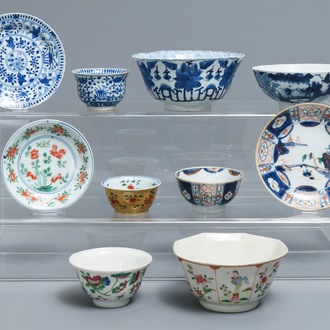 Un lot varié en porcelaine de Chine bleu et blanc, famille rose et verte, Kangxi et après