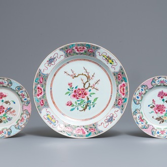 A Chinese famille rose dish and a pair of plates with floral design, Qianlong