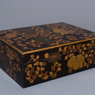 A Japanese lacquer 'suzuribako' with grapevine design, Edo or Meiji, 18/19th C.