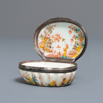 A Kakiemon-style Saint-Cloud porcelain silver-mounted snuff box, France, 2nd quarter 18th C.