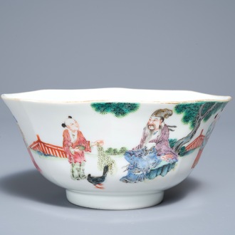 Un bol en porcelaine de Chine famille rose à décor de figures dans un paysage, marque et époque de Daoguang