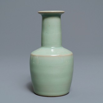 A Chinese Longquan celadon vase, 19/20th C.