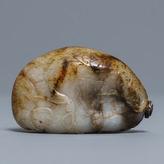 A Chinese greyish-white and russet jade snuff bottle, 19/20th C.