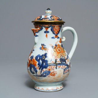 A Chinese Imari-style jug and cover, Kangxi/Qianlong