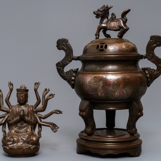 Een met zilver ingelegde bronzen wierookbrander en een figuur van Avalokitesvara, China of Vietnam, 19/20e eeuw