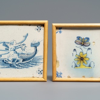 Twee polychrome en blauwwitte Delftse tegels, 17e eeuw