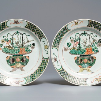 A pair of Chinese famille verte flower basket dishes, Kangxi