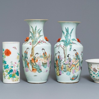 Two Chinese famille rose vases, two hat stands and a jardinière, 19/20th C.