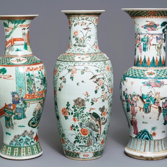 Trois vases en porcelaine de Chine famille rose et verte, 19/20ème