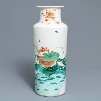 A Chinese famille verte rouleau vase with ducks, 19/20th C.