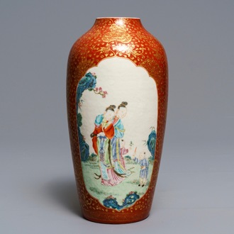 Un vase en porcelaine de Chine famille rose coquille d'oeuf, Yongzheng