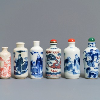 Eight Chinese blue, white and underglaze red snuff bottles, 19/20th C.