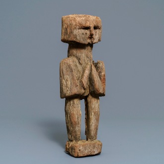 Une figure votive en bois sculpté, Dolpa, Népal, 19ème