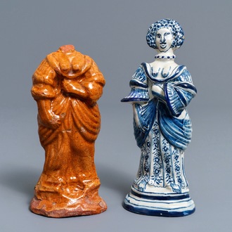 A Frisian Delftware blue and white model of a lady and an earthenware fragment, Harlingen, ca. 1775