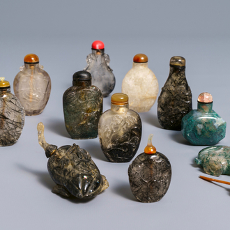 Eleven Chinese famille agate and quartz snuff bottles, 19/20th C.