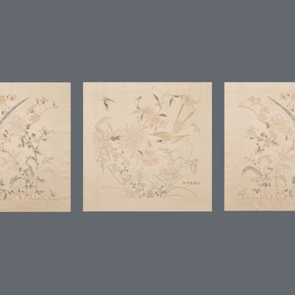 Trois panneaux de forme carré en broderie de soie, Chine, 19ème
