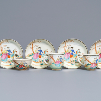 Quatre tasses et soucoupes en porcelaine de Chine famille rose à sujet européen, Qianlong