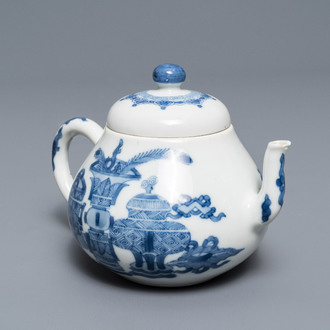 Une théière couverte en porcelaine de Chine bleu et blanc, marque de Jiajing, Kangxi
