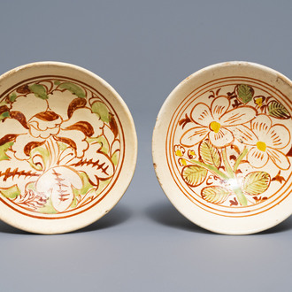 Deux bols de type Cizhou à décor floral polychrome, Chine, Jin/Yuan
