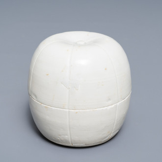 Une boîte couverte en forme de melon en porcelaine de Chine qingbai, Song du Sud