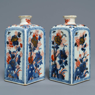 Une paire de boîtes à thé en porcelaine de Chine de style Imari, Kangxi