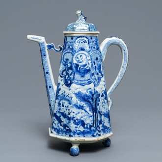 Une cafetière en porcelaine de Chine bleu et blanc à décor 'La déesse Europe et le taureau', Kangxi