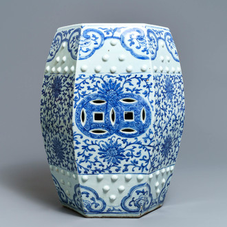 A hexagonal Chinese blue and white 'lotus scroll' garden seat, Qianlong/Jiaqing