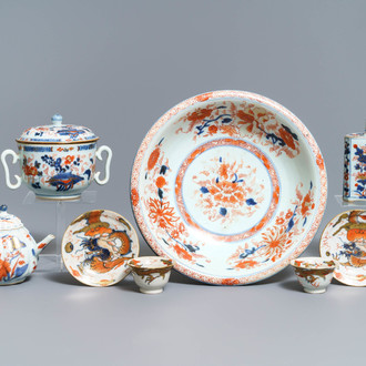 Une collection variée en porcelaine de Chine de style Imari, Kangxi/Yongzheng