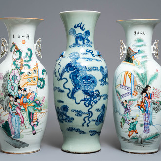 Deux vases en porcelaine de Chine famille rose et un en bleu et blanc sur fond céladon, 19/20ème